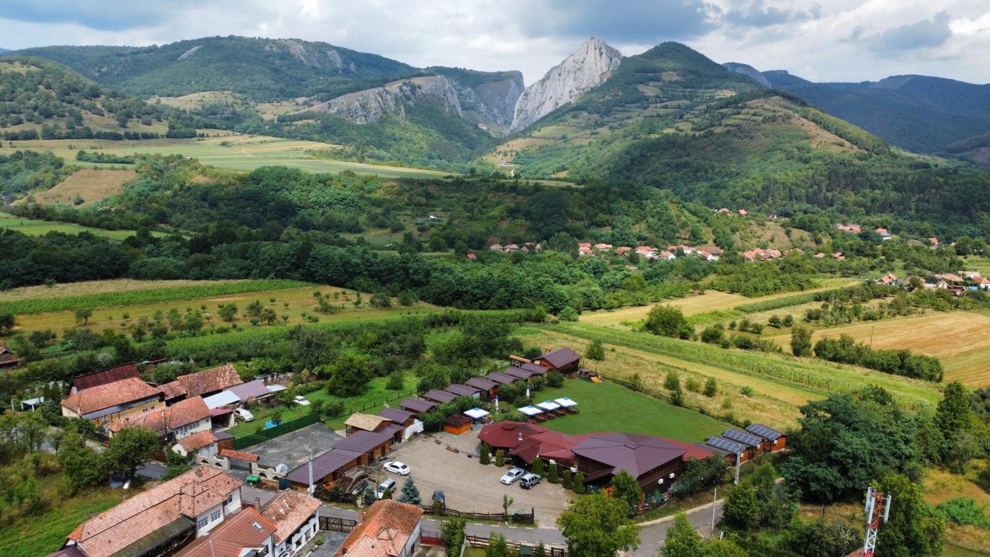 Bodrogeni Căsuțe Hotel Poiana Aiudului Exterior foto