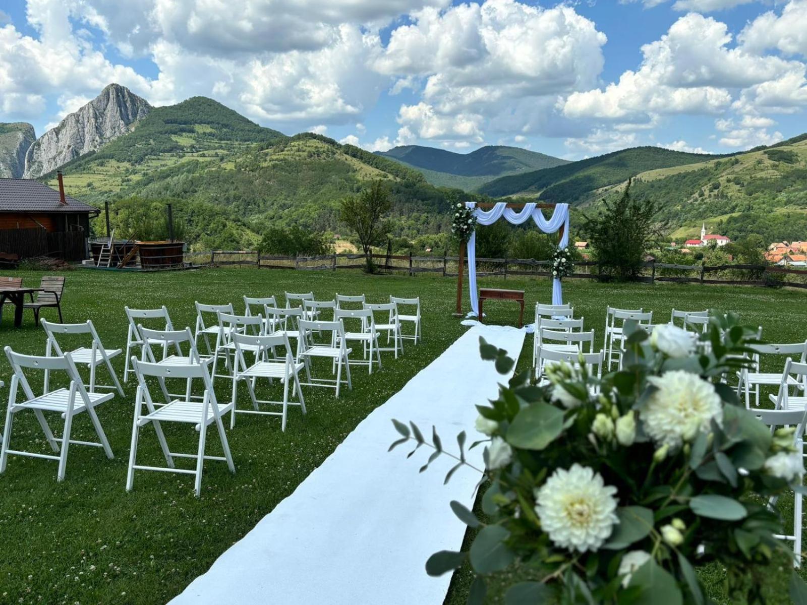 Bodrogeni Căsuțe Hotel Poiana Aiudului Exterior foto