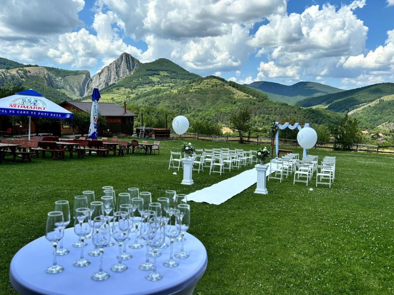 Bodrogeni Căsuțe Hotel Poiana Aiudului Exterior foto